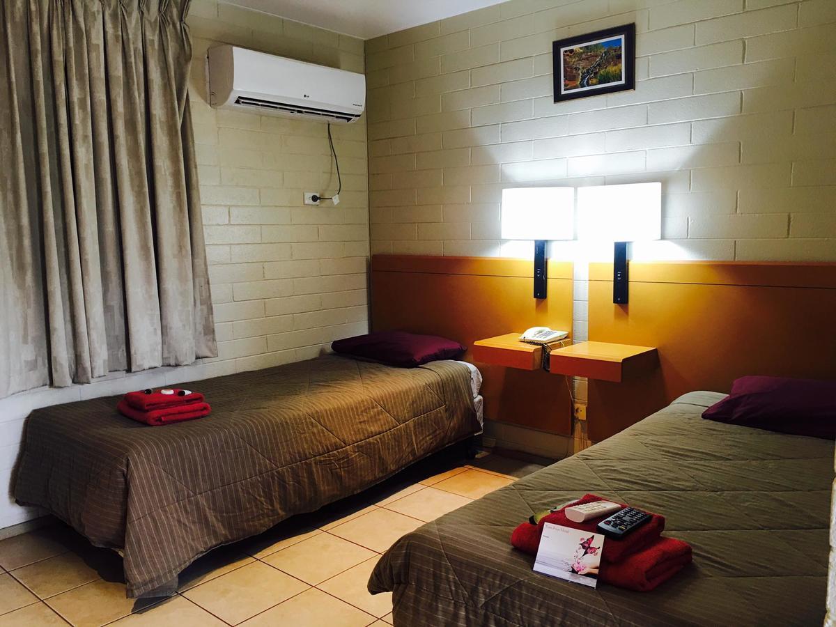 Tom Price Hotel Motel Buitenkant foto